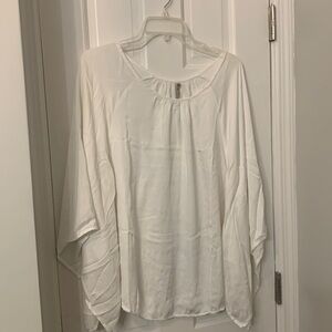 XCVI White Kimono top medium rayon excellent condition oversized relaxed boho